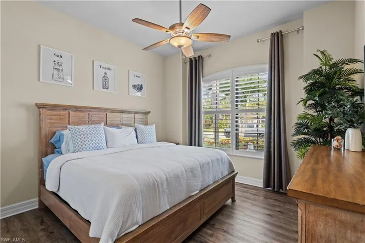 9352 Vercelli Ct, Naples, Florida 34113