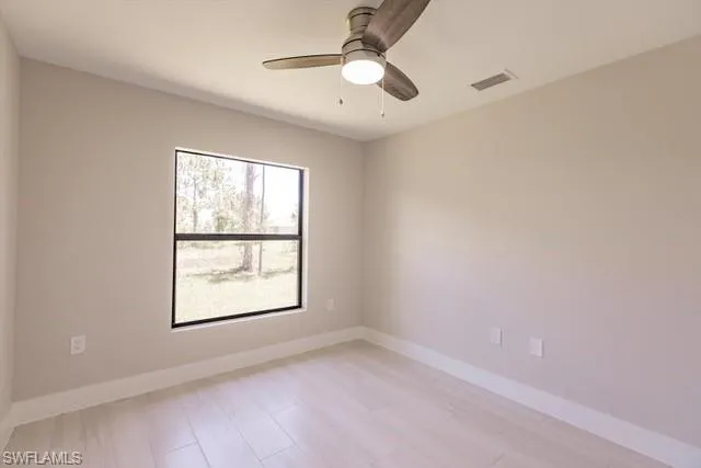 Empty room with ceiling fan