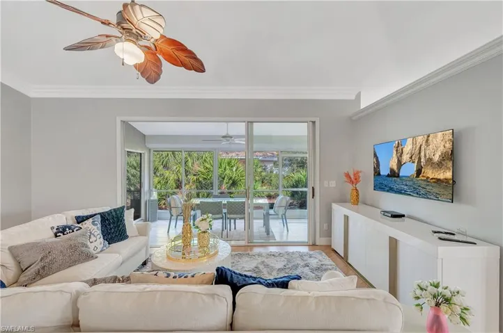 322  Emerald Bay  CIR, Naples, FL 34110
