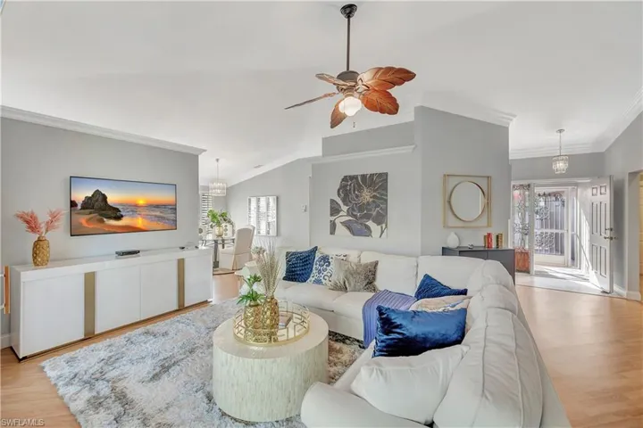 322  Emerald Bay  CIR, Naples, FL 34110