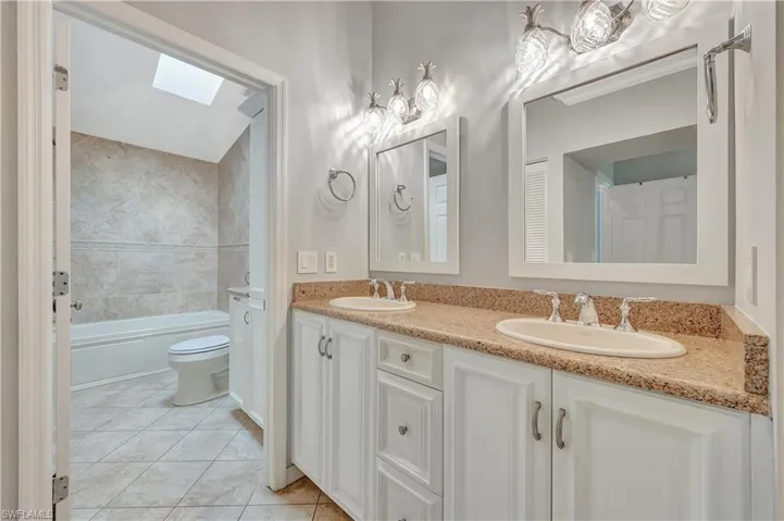322  Emerald Bay  CIR, Naples, FL 34110
