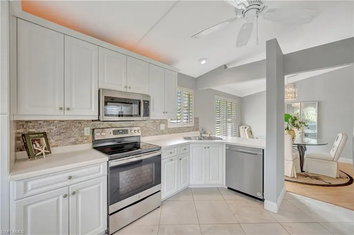 322  Emerald Bay  CIR, Naples, FL 34110