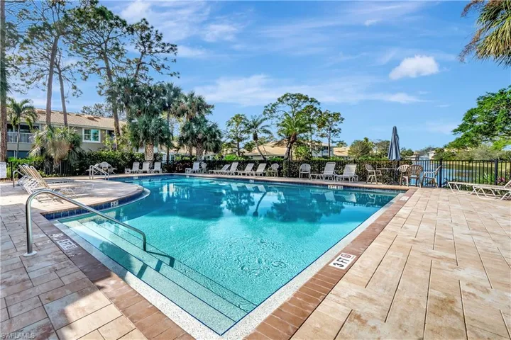 322  Emerald Bay  CIR, Naples, FL 34110