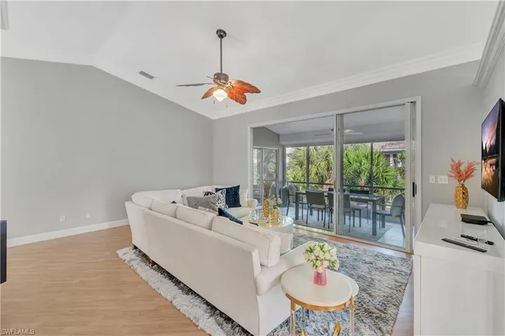 322  Emerald Bay  CIR, Naples, FL 34110