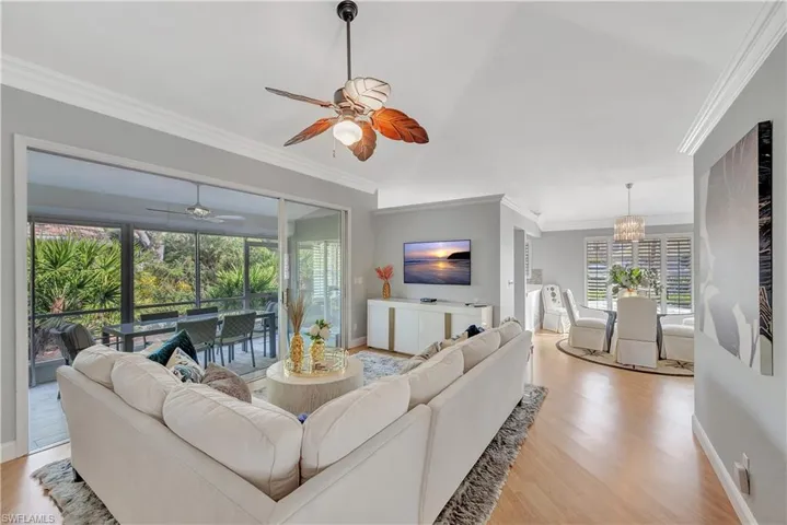 322  Emerald Bay  CIR, Naples, FL 34110