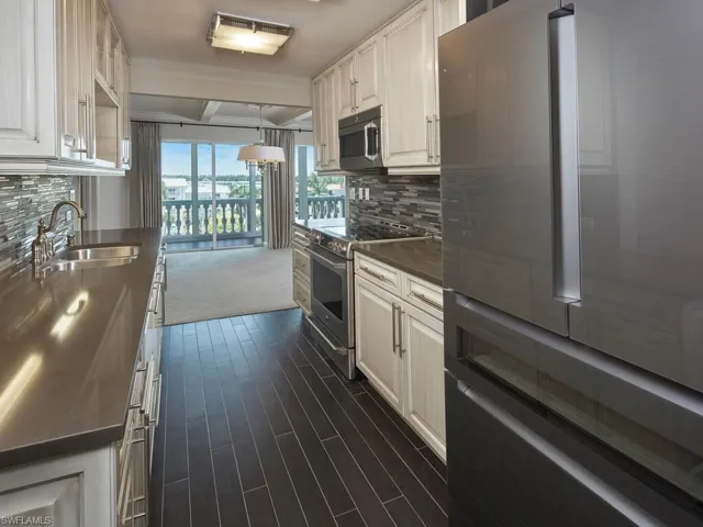 3003 Gulf Shore Blvd N 604, Naples, Florida 34103