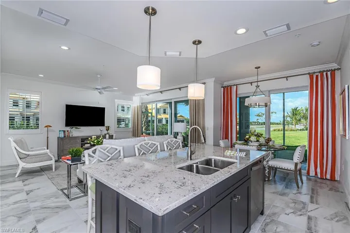 2658  Seychelles  DR, Naples, FL 34112