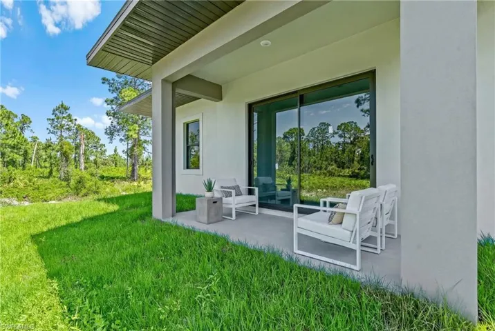 728  Crestline S AVE, Lehigh Acres, FL 33974