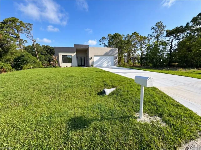 728  Crestline S AVE, Lehigh Acres, FL 33974
