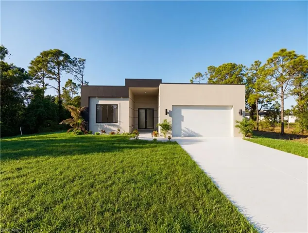 728  Crestline S AVE, Lehigh Acres, FL 33974