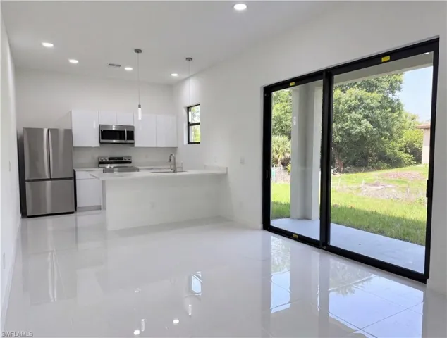 728  Crestline S AVE, Lehigh Acres, FL 33974
