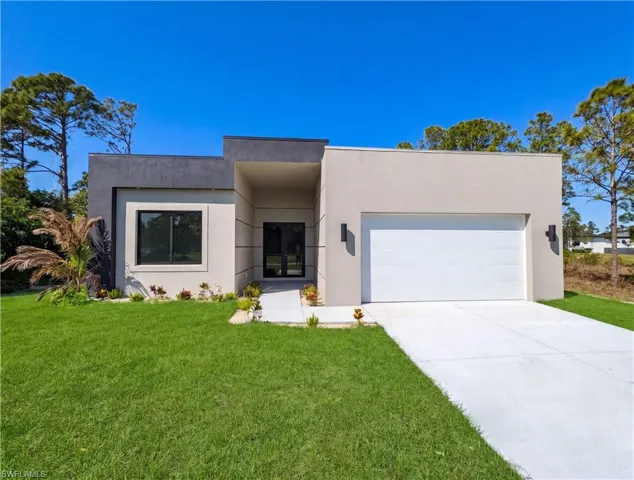 728  Crestline S AVE, Lehigh Acres, FL 33974