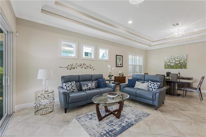 6813  Bequia  WAY, Naples, FL 34113