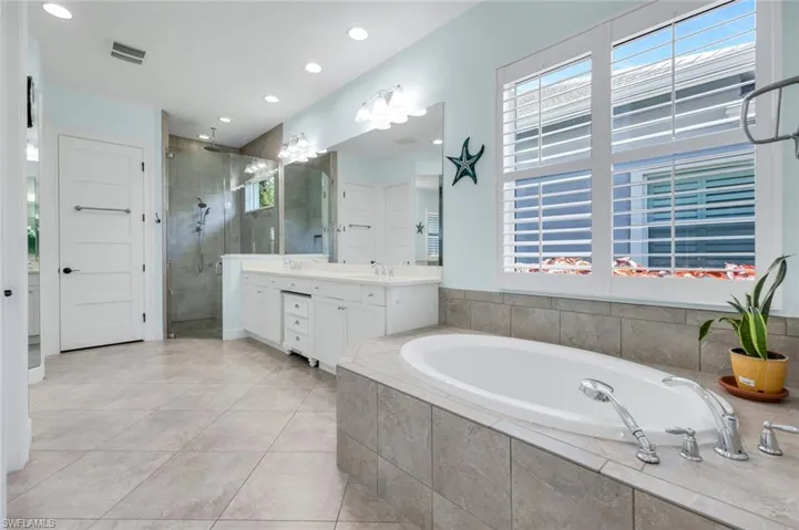 4964 Andros Dr, Naples, Florida 34113