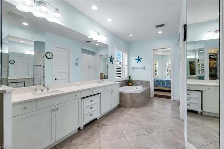 4964 Andros Dr, Naples, Florida 34113