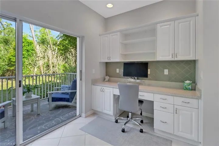 3289  Lindsey  LN, Naples, FL 34109