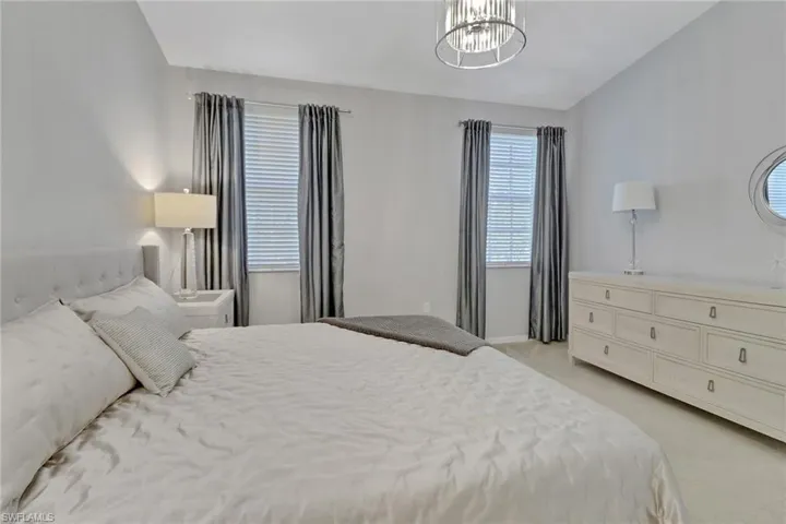 3289  Lindsey  LN, Naples, FL 34109