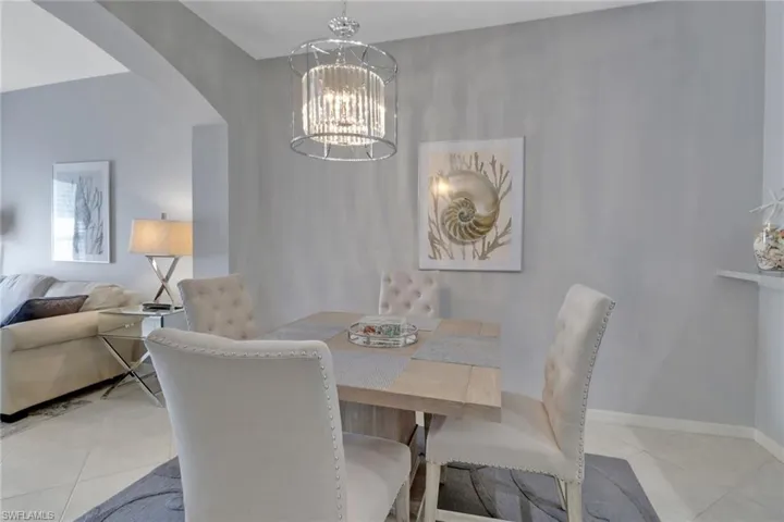 3289  Lindsey  LN, Naples, FL 34109