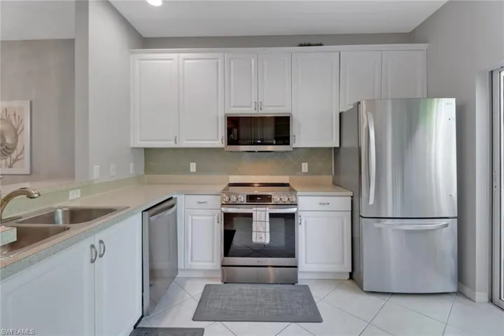 3289  Lindsey  LN, Naples, FL 34109
