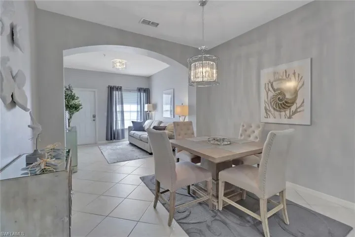 3289  Lindsey  LN, Naples, FL 34109