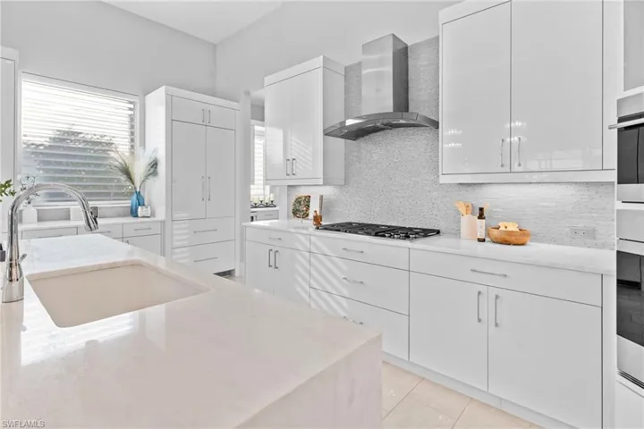 10570  Via Torino  WAY, Miromar Lakes, FL 33913