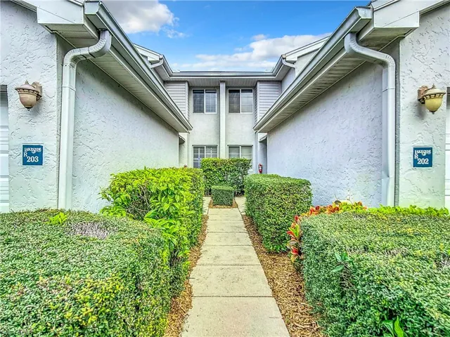 2860 Citrus Lake Dr R-202, Naples, Florida 34109