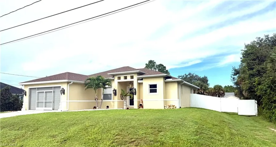 401 Prospect Ave, Lehigh Acres, Florida 33972