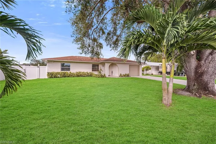 4949  22nd SW PL, Naples, FL 34116