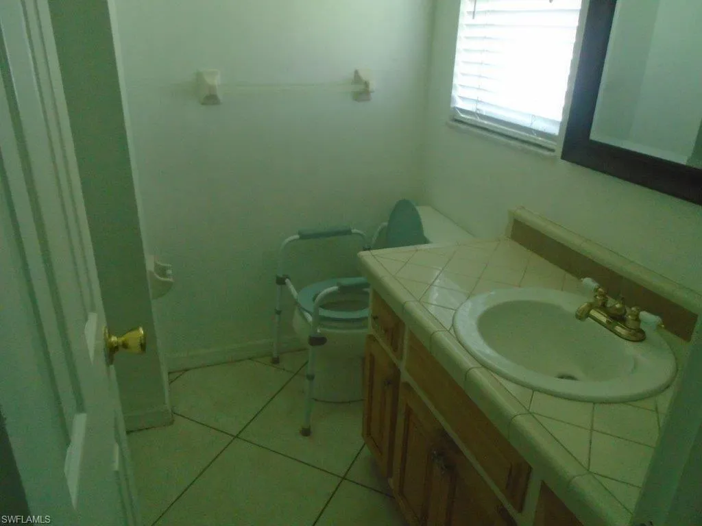 2119 Hibiscus RD, Fort Myers, FL 33905,225055592