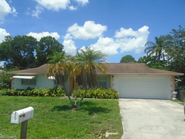2119 Hibiscus RD, Fort Myers, FL 33905,225055592