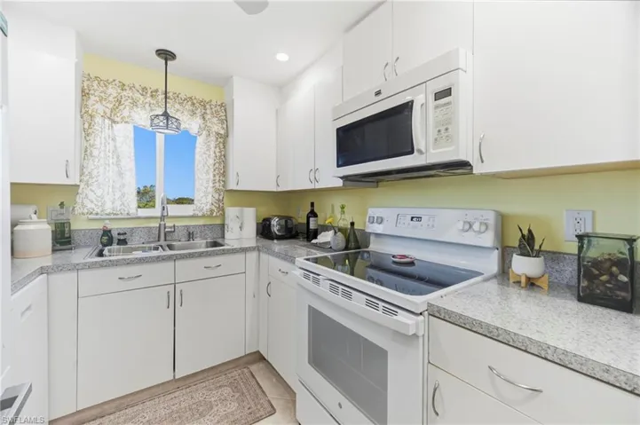 1010 Manatee Rd B304, Naples, Florida 34114