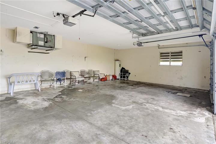 1726 NE 17th TER, CAPE CORAL FL 33909