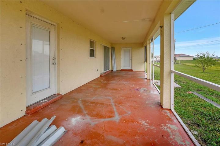 1726 NE 17th TER, CAPE CORAL FL 33909
