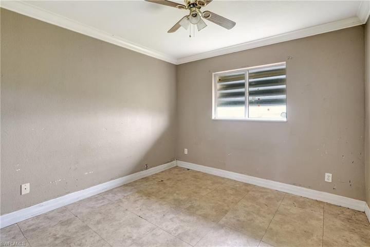 1726 NE 17th TER, CAPE CORAL FL 33909