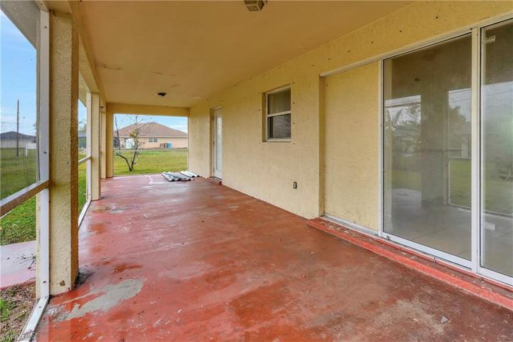 1726 NE 17th TER, CAPE CORAL FL 33909