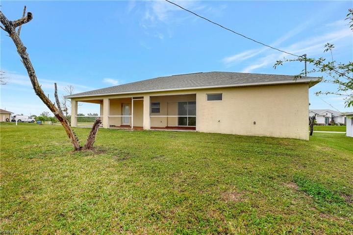 1726 NE 17th TER, CAPE CORAL FL 33909