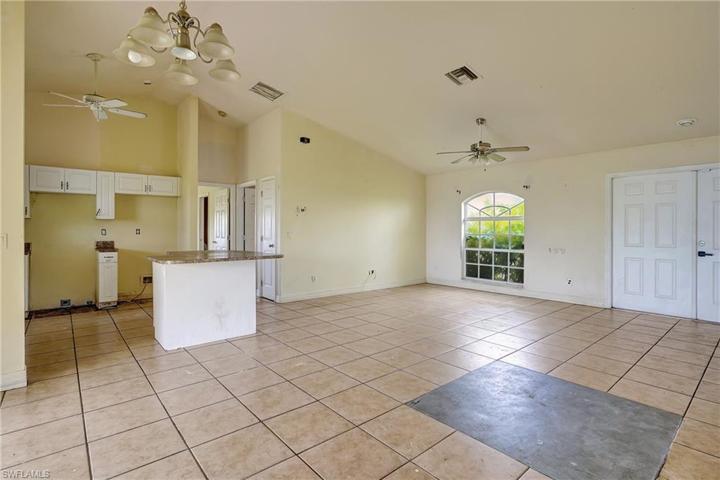 1726 NE 17th TER, CAPE CORAL FL 33909