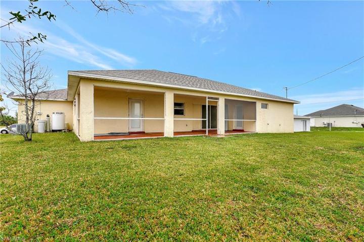 1726 NE 17th TER, CAPE CORAL FL 33909