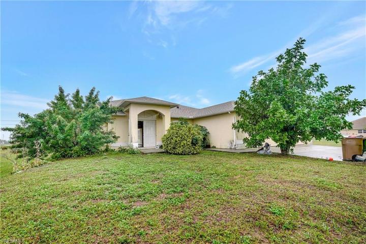 1726 NE 17th TER, CAPE CORAL FL 33909