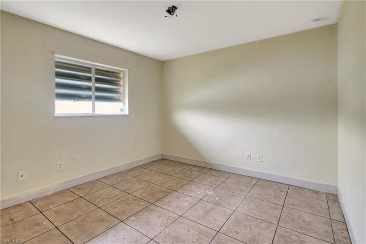 1726 NE 17th TER, CAPE CORAL FL 33909