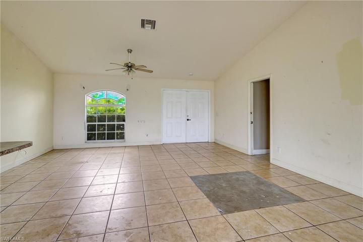 1726 NE 17th TER, CAPE CORAL FL 33909