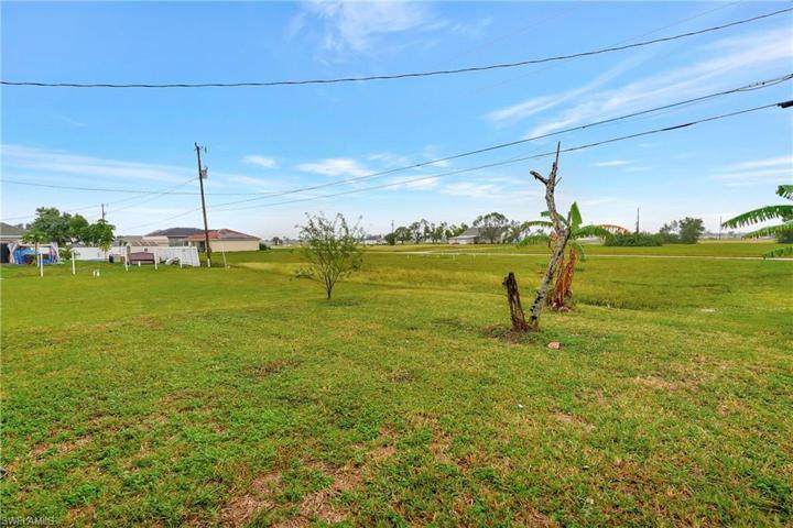 1726 NE 17th TER, CAPE CORAL FL 33909