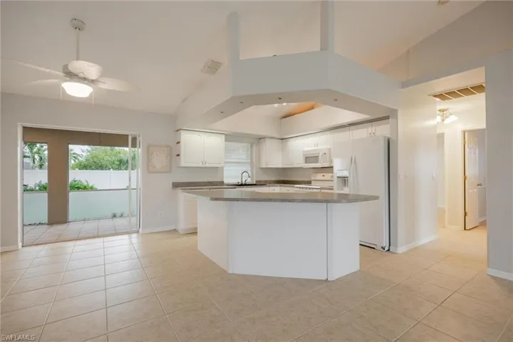 1323 Se 21st Ave, Cape Coral Fl 33990