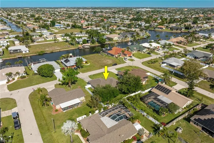 1323 Se 21st Ave, Cape Coral Fl 33990