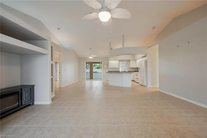 1323 Se 21st Ave, Cape Coral Fl 33990