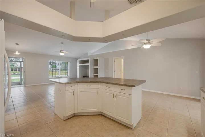 1323 Se 21st Ave, Cape Coral Fl 33990