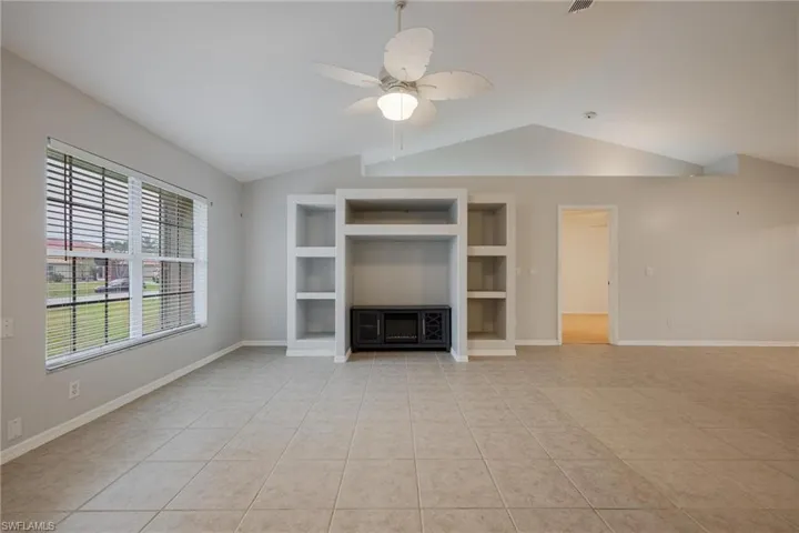 1323 Se 21st Ave, Cape Coral Fl 33990