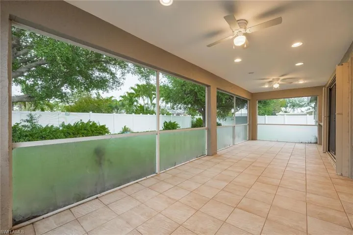 1323 Se 21st Ave, Cape Coral Fl 33990