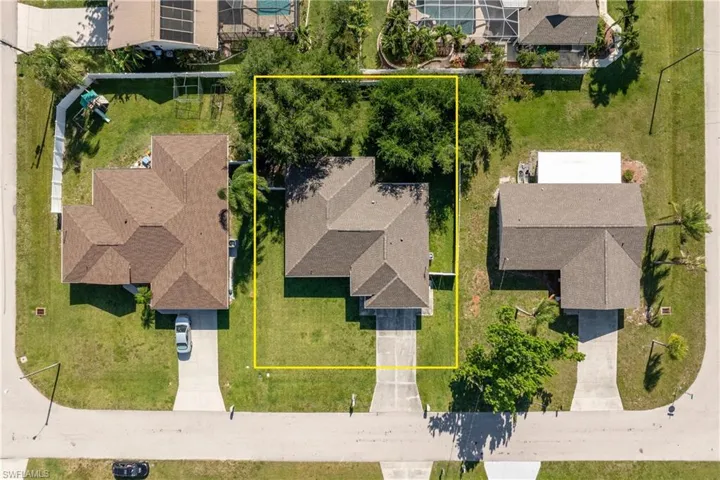 1323 Se 21st Ave, Cape Coral Fl 33990