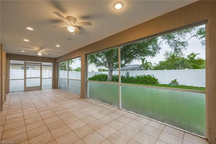 1323 Se 21st Ave, Cape Coral Fl 33990